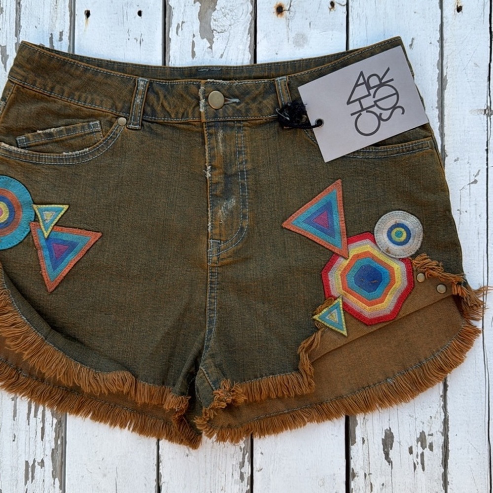 Chaser Patch Denim Shorts in Desert Wash NWT